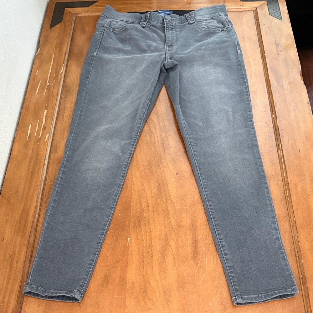 Democracy Absolution Women's Charcoal Jeans Size 10